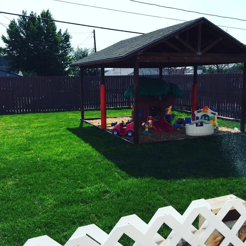 Zamora's Lawn Care LLC team at work