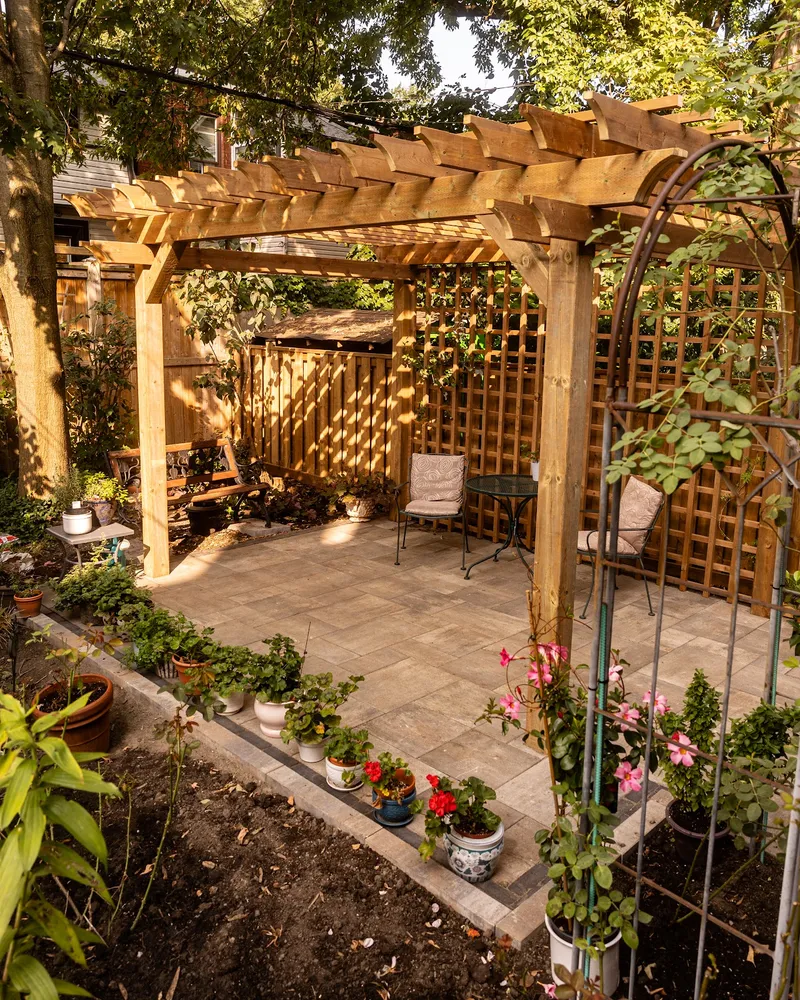Avanti Landscaping team at work